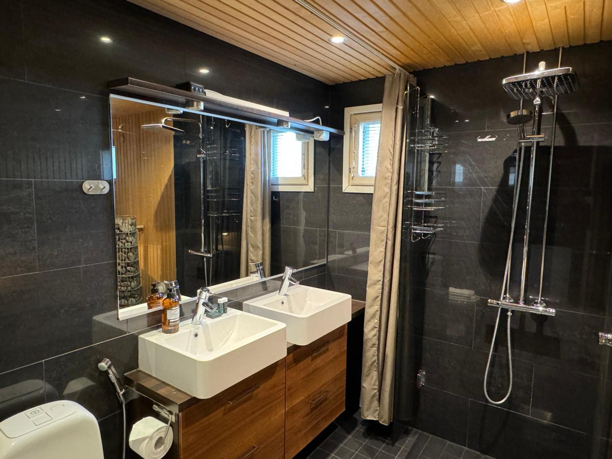 Apartamento 2 Minutes From Kamppi Center, Sauna And Balcony Helsinki